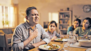 হঠাৎ বুক জ্বালা: কারণ ও প্রতিকার