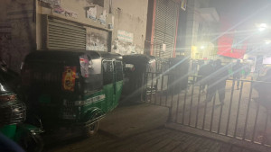 রাত ৮টায় লাইনে, গ্যাস মিলল না রাত ১টায়