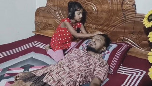 দুটি কিডনিই বিকল, বাবাকে বাঁচাতে ছোট্ট সুরার আকুতি