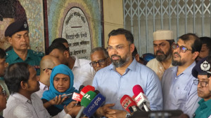 কমলাপুর স্টেডিয়ামে সব দোকানের বরাদ্দ বাতিলের নির্দেশ ক্রীড়া প্রতিমন্ত্রীর
