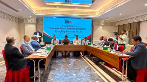 ৭ কোটি মানুষ এখনো ২জি ফোনে, কম দামের স্মার্টফোন তৈরির উদ্যোগ