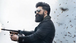 বক্স অফিসে ঝড়, প্রথম দিন কত আয় করলো ‘টক্সিক’