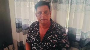 পুলিশ আসার খবরে পাটাতনের নিচে লুকালেন যুবলীগ নেতা