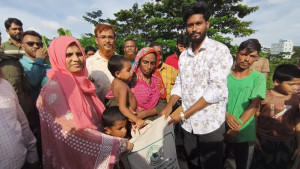 অভাবে চুল বিক্রি করা সেই রেহানার পাশে প্রশাসন