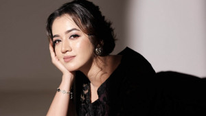 প্রেম-সংগ্রামের গল্পে আইশা খান