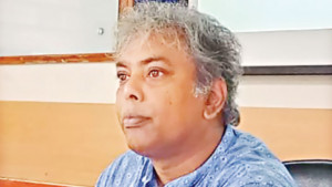 গণঅভ্যুত্থান-পরবর্তী অস্থিরতায় পুঁজিবাজারে পতন ঘটে