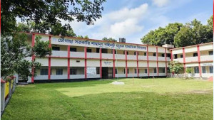 ভারপ্রাপ্ত প্রধান শিক্ষক অসুস্থ দায়িত্বপ্রাপ্তও দেখেন না চোখে