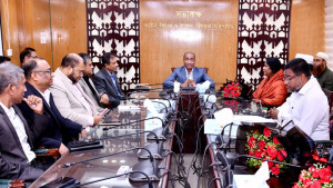সরকারি চাকরি জনগণের সেবা করার গুরুত্বপূর্ণ সুযোগ: আইনমন্ত্রী