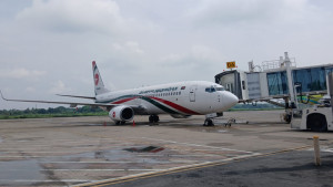 চট্টগ্রামগামী বিমানে অসুস্থ হয়ে নারী যাত্রীর মৃত্যু, মাসকটে জরুরি অবতরণ