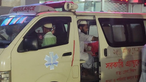 দাফনের ১২ ঘণ্টা পর মায়ের মরদেহ কবর থেকে তুললেন সন্তানেরা, হাসপাতালে নিয়ে ইসিজি