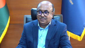 পদত্যাগ করেলেন পিএসসি চেয়ারম্যান মোবাশ্বের মোনেম