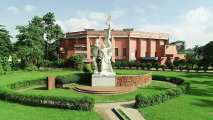 চার হলের শিক্ষার্থীদের দফায় দফায় সংঘর্ষ, আহত ১৮