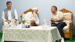 হেফাজতের আমির আল্লামা শাহ মুহিব্বুল্লাহ বাবুনগরীর সঙ্গে প্রধানমন্ত্রীর বৈঠক