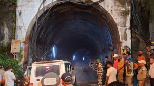 উত্তরাখণ্ডে নির্মাণাধীন সুড়ঙ্গে ধস, ১৬ শ্রমিক উদ্ধার