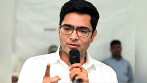 ২০ বিদ্রোহী এমপিকে অযোগ্য ঘোষণার দাবিতে সুপ্রিম কোর্টে অভিষেক