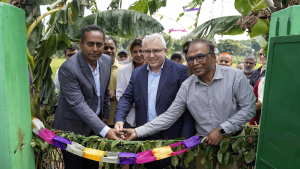 চুয়াডাঙ্গায় বিদ্যুৎ বিভাগের প্রথম এগ্রিভোলটাইক্স পাইলট প্রকল্পের উদ্বোধন