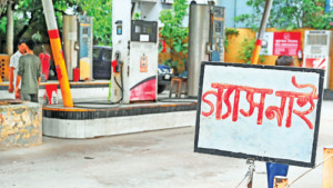মধ্যরাতে রান্না, বাড়তি খরচে নাভিশ্বাস