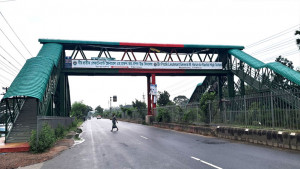 কাজে আসছে না দুটি পদচারী সেতু, স্থান নির্বাচন নিয়ে প্রশ্ন