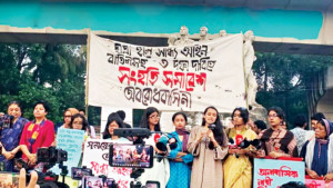 হলে প্রবেশের সময়সীমা: ছাত্রীদের আন্দোলন