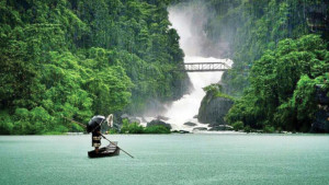 ঝরনায় অবগাহনে