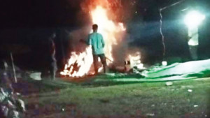 রাত নামলেই পোড়ানো হয় শত শত পুরোনো ব্যাটারি