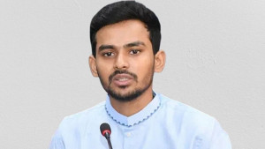 বাবা-দাদার বয়সী নেতাদের প্রতারণা বুঝতে পারিনি: আসিফ মাহমুদ