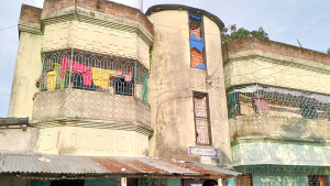 আওয়ামী লীগ নেতার বাড়ি দখলের অভিযোগে বহিষ্কার বিএনপি নেতা 