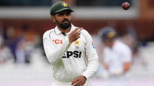 বাবরকে ‘সোশ্যাল মিডিয়ার খেলোয়াড়’ বললেন সাবেক পাকিস্তানি তারকা