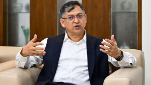 শেখ হাসিনাকে ভারত কেন এই সুযোগ দিল