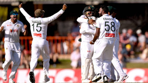 শেষ বিকেলে অস্ট্রেলিয়ার প্রতিরোধ, ৬৭ রানে এগিয়ে বাংলাদেশ