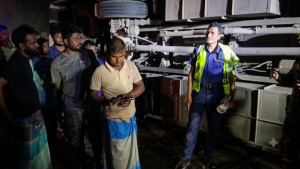 সিরাজগঞ্জে বাস-ট্রাকের সংঘর্ষে নিহত ২, আহত ১০