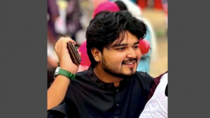 বিয়ের অনুষ্ঠানের ফ্যান সরাতে গিয়ে বিদ্যুৎস্পৃষ্টে বরের মৃত্যু 