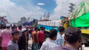 বগুড়ায় দুই ট্রাকের সংঘর্ষে নিহত ২