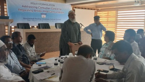 পোল্ট্রি উৎপাদনে সরকারি নজরদারি বাড়ানোর তাগিদ