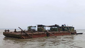 গভীর রাতে তেলশূন্য ডিপোর যন্ত্রাংশ অপসারণের চেষ্টা
