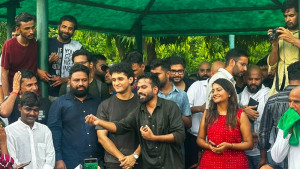 এবার নতুন আন্দোলনে ককরোচ জনতা পার্টি