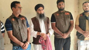 এনসিপি নেতা গাজী সালাউদ্দিনকে কারাগারে প্রেরণ, আদালত চত্বরে ডিম নিক্ষেপ