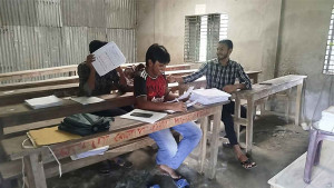 রাঙ্গাবালীতে এইচএসসির খাতা দেখায় শিক্ষার্থীদের সম্পৃক্ত করার অভিযোগ, শিক্ষককে শোকজ
