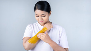 হাতের ট্যান দূর করুন ৫ ঘরোয়া উপায়ে