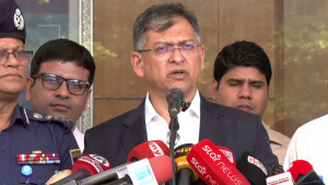 অবৈধ ও লুট হওয়া অস্ত্র উদ্ধারে বিশেষ ইউনিট, তথ্যদাতাকে ২ লাখ টাকা পুরস্কার: স্বরাষ্ট্রমন্ত্রী