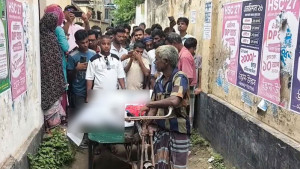 জানালা দিয়ে পানি চাইছিল দুই শিশু, অন্য কক্ষে মিলল মায়ের মরদেহ