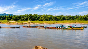মহাদেও নদে থামছে না অবৈধ বালু উত্তোলন