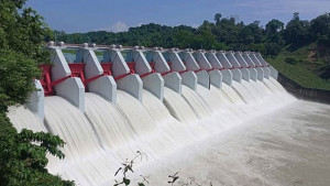 উজানে ভারী বৃষ্টিপাত, রাতে কাপ্তাই বাঁধের ১৬ গেট দিয়ে পানি ছাড়ার সিদ্ধান্ত