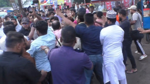 কুষ্টিয়ায় জামায়াত-গণঅধিকার কর্মীদের মধ্যে সংঘর্ষ, আমির হামজার গাড়ি ভাঙচুর