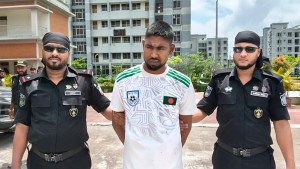 ‘ওরা ১৫ জন মিইল্যা আমার বাপেরে কুপাইছে, আমরা ২ ভাই ওরে কুপাইছি’
