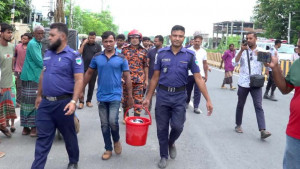 মেহেরপুরে তিন স্থানে বোমাসদৃশ বস্তু উদ্ধার, বেজে উঠল বঙ্গবন্ধুর ভাষণ