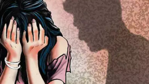 চুরির অপবাদে নারীকে গাছে বেঁধে নির্যাতন