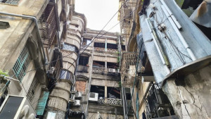 নামহীন ‘বিপজ্জনক’ ভবনে যা দেখা গেল