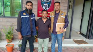 চট্টগ্রামে ভুয়া ডিবি চক্রের মূলহোতা গ্রেপ্তার