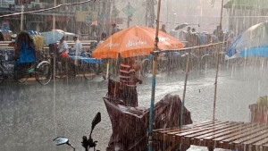 সারাদেশে ভারী বৃষ্টির পূর্বাভাস